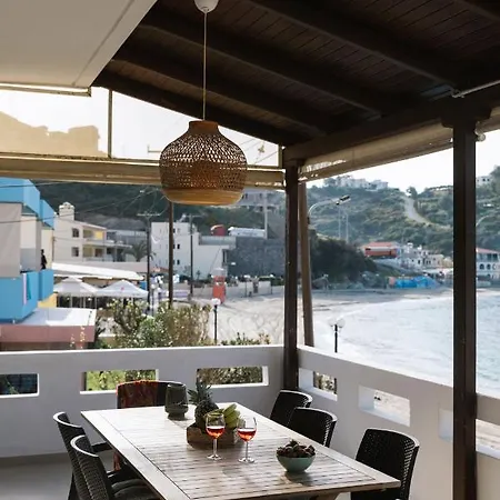 Front With Swimming Pool * ليغاريا